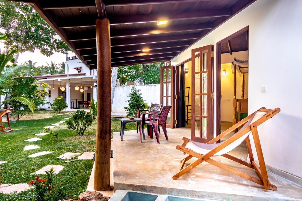 Dorian Guest House And Restaurant Weligama Esterno foto